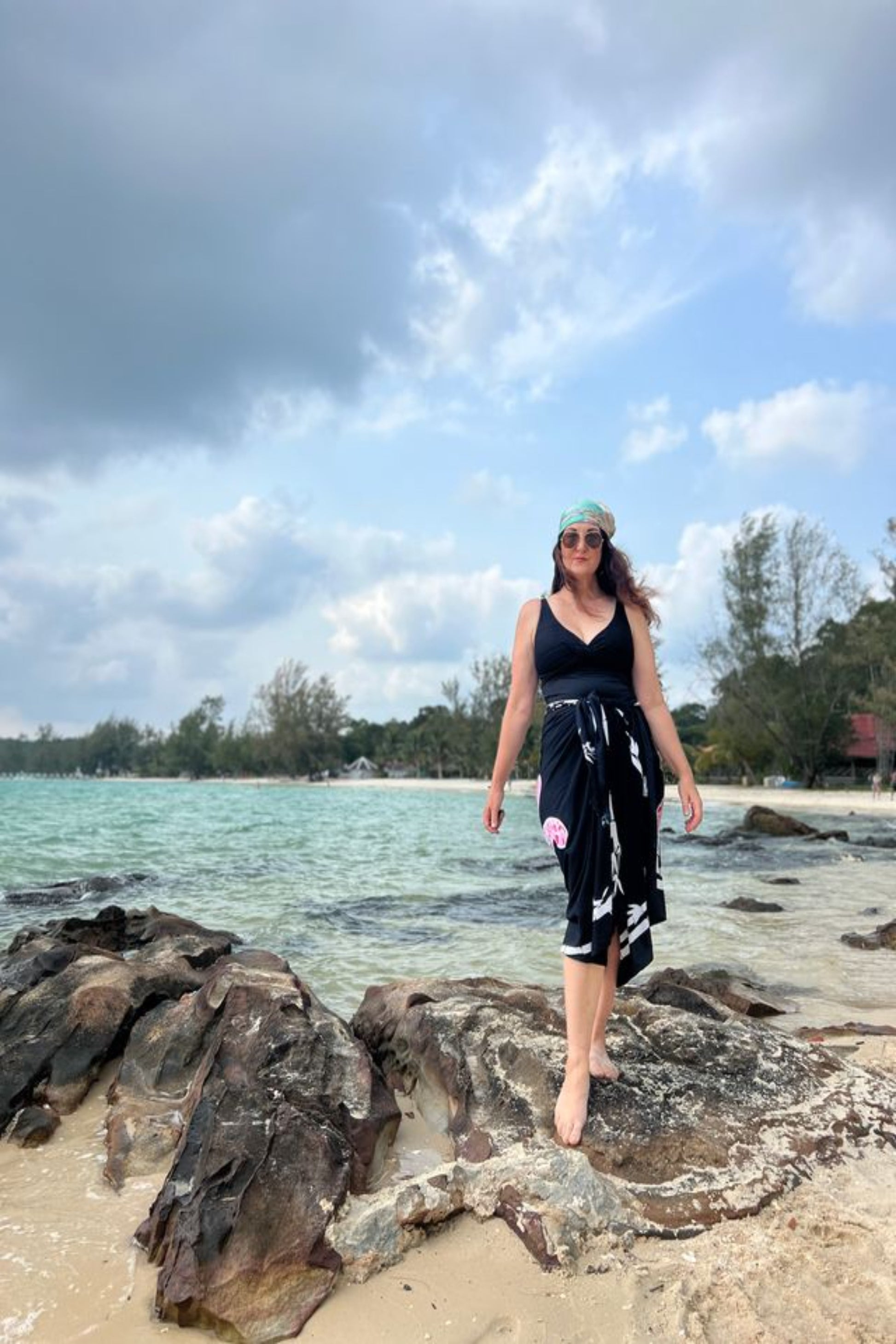 Thunder In Our Hearts Black & Pink - Extra Large Sarong