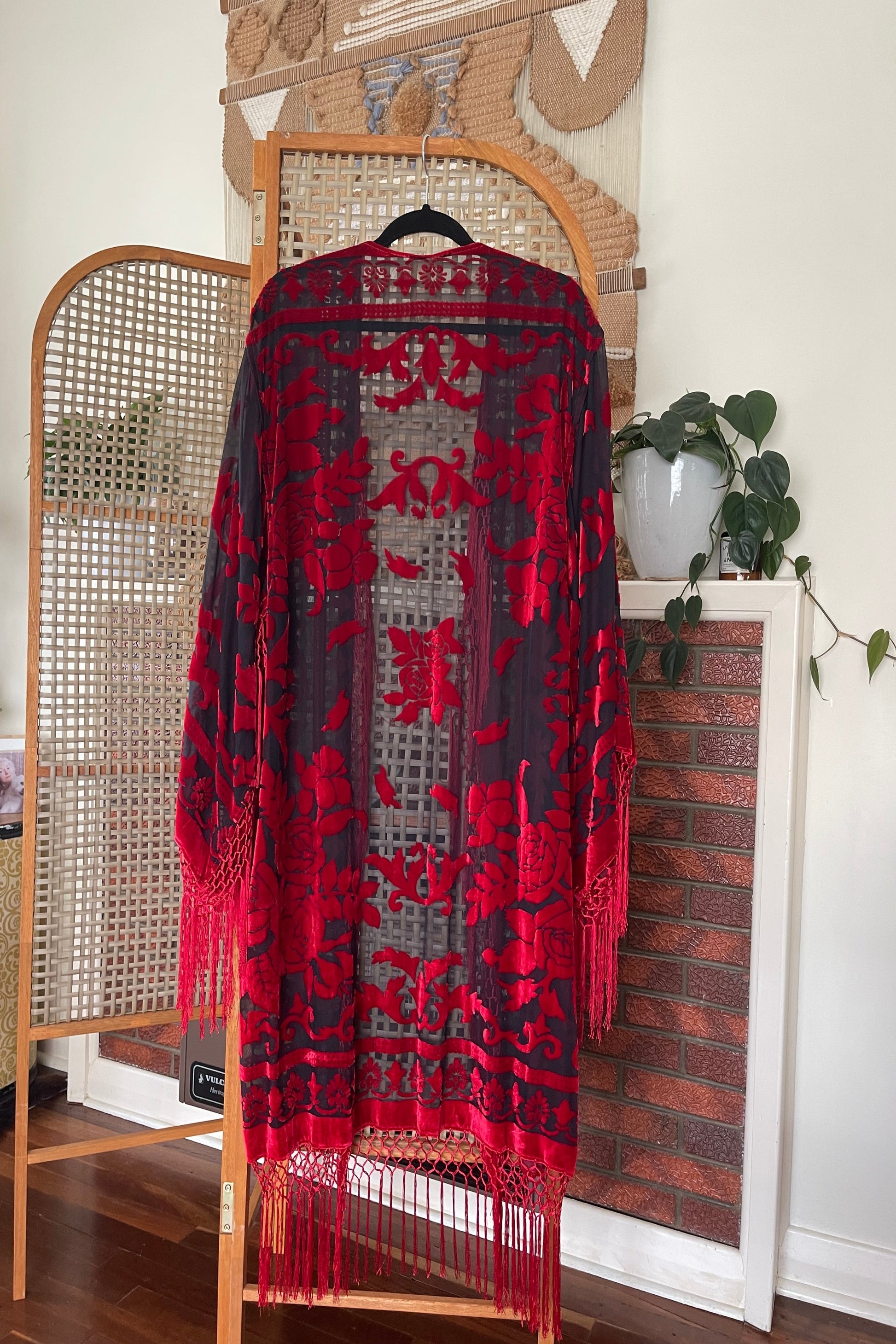 Seseh Vamp Red - Wide Sleeve Robe